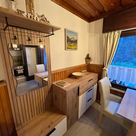 Apartmaji Pr' Matico דירה קרנייסקה גורה