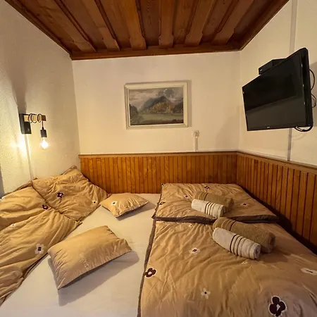 Apartmaji Pr' Matico *